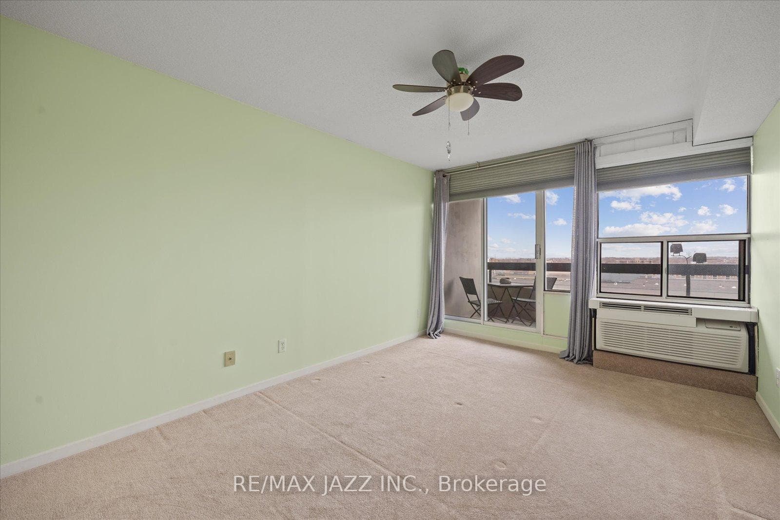 55 William Street Unit 914 photo 12