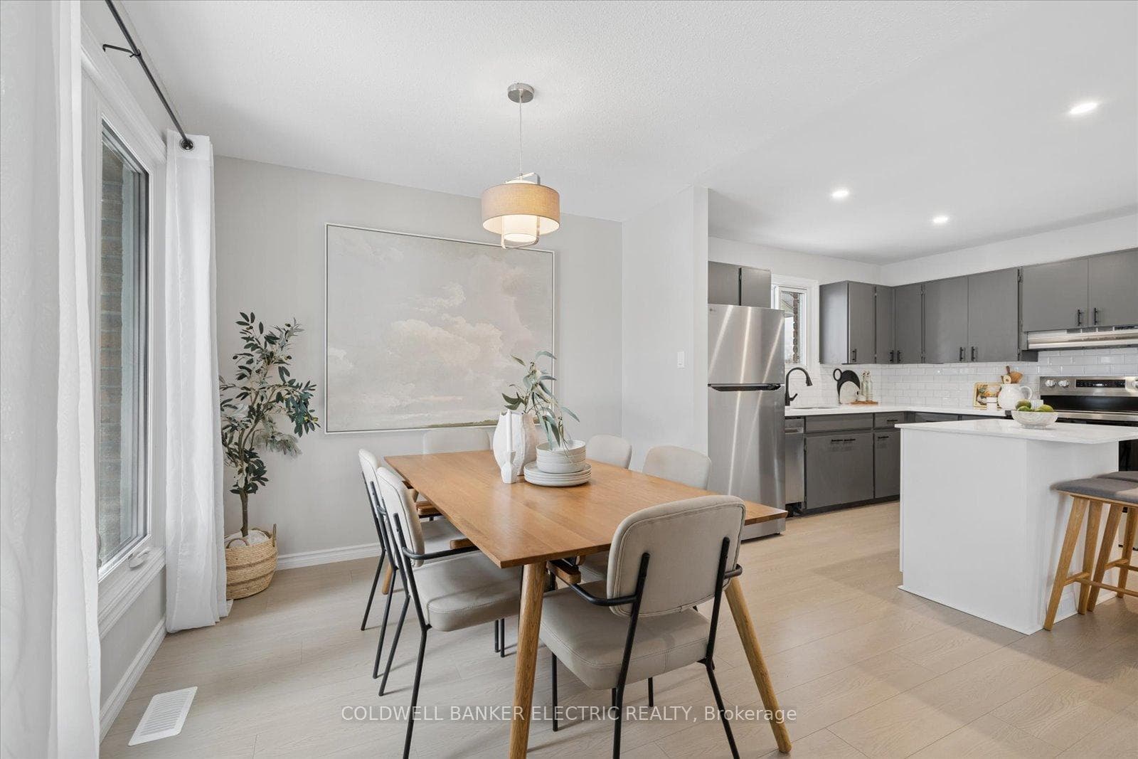 830 Orpington Road photo 13