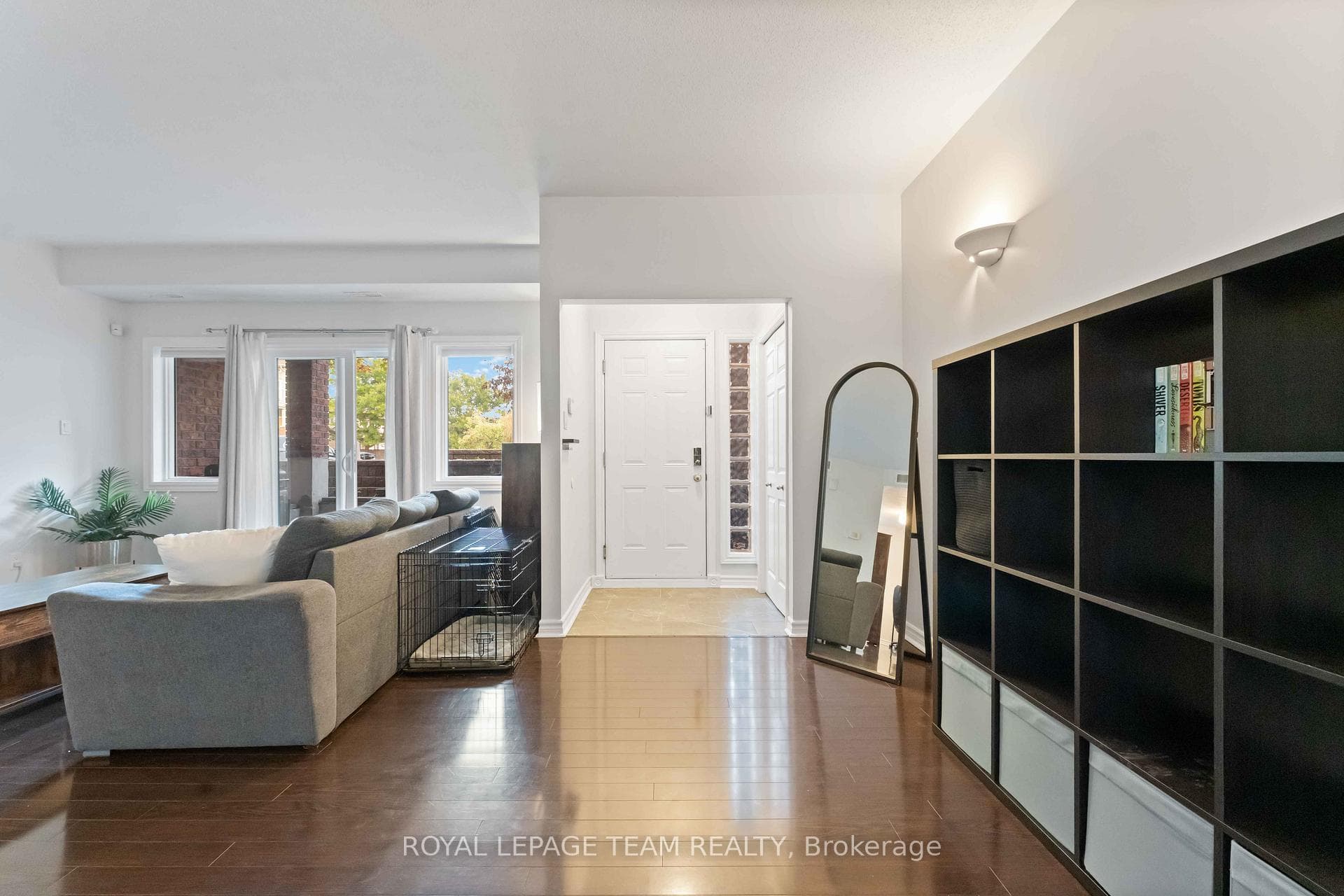 97 Crestway Drive Unit A photo 4