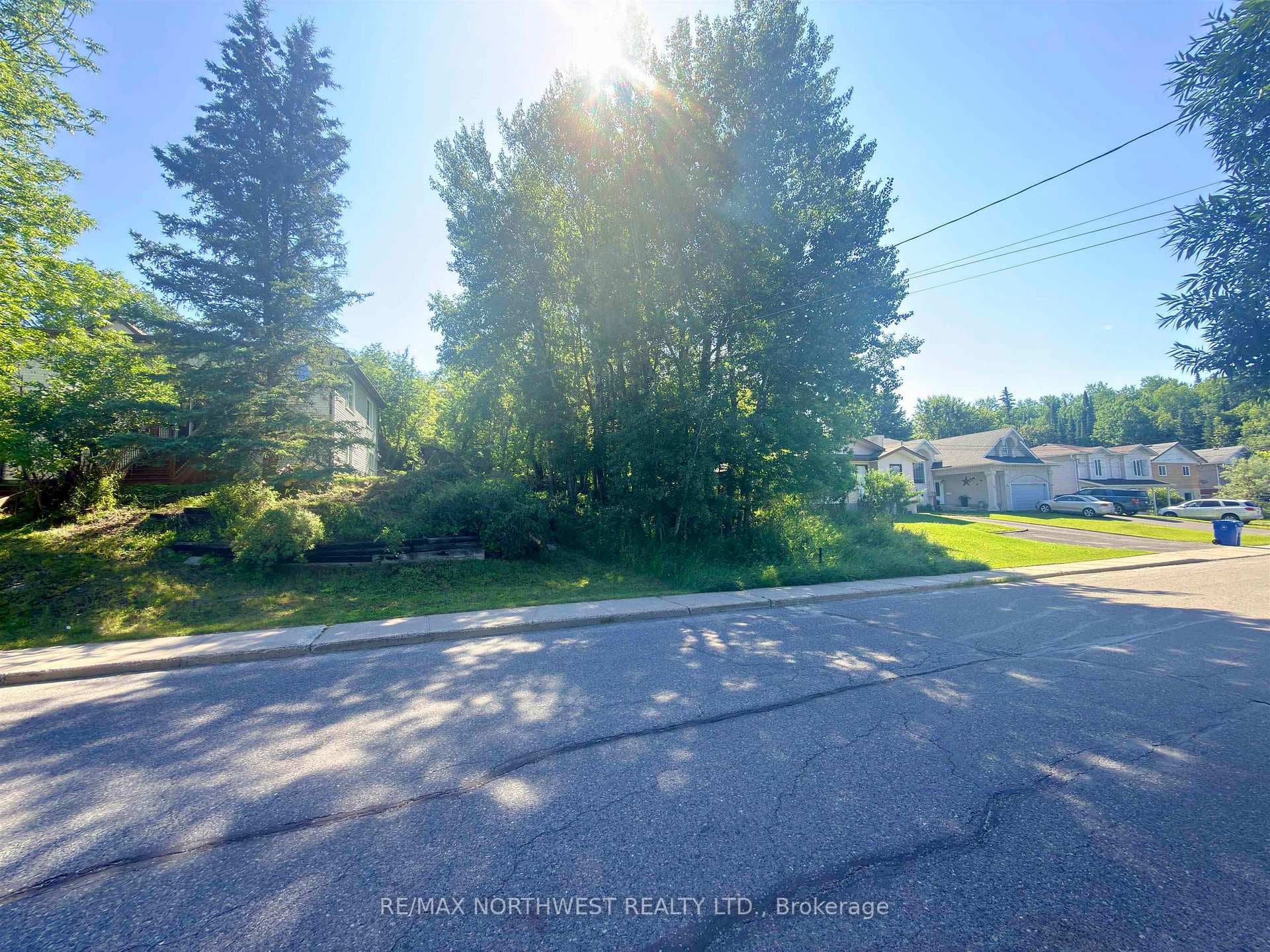 881 4th Avenue S photo 1