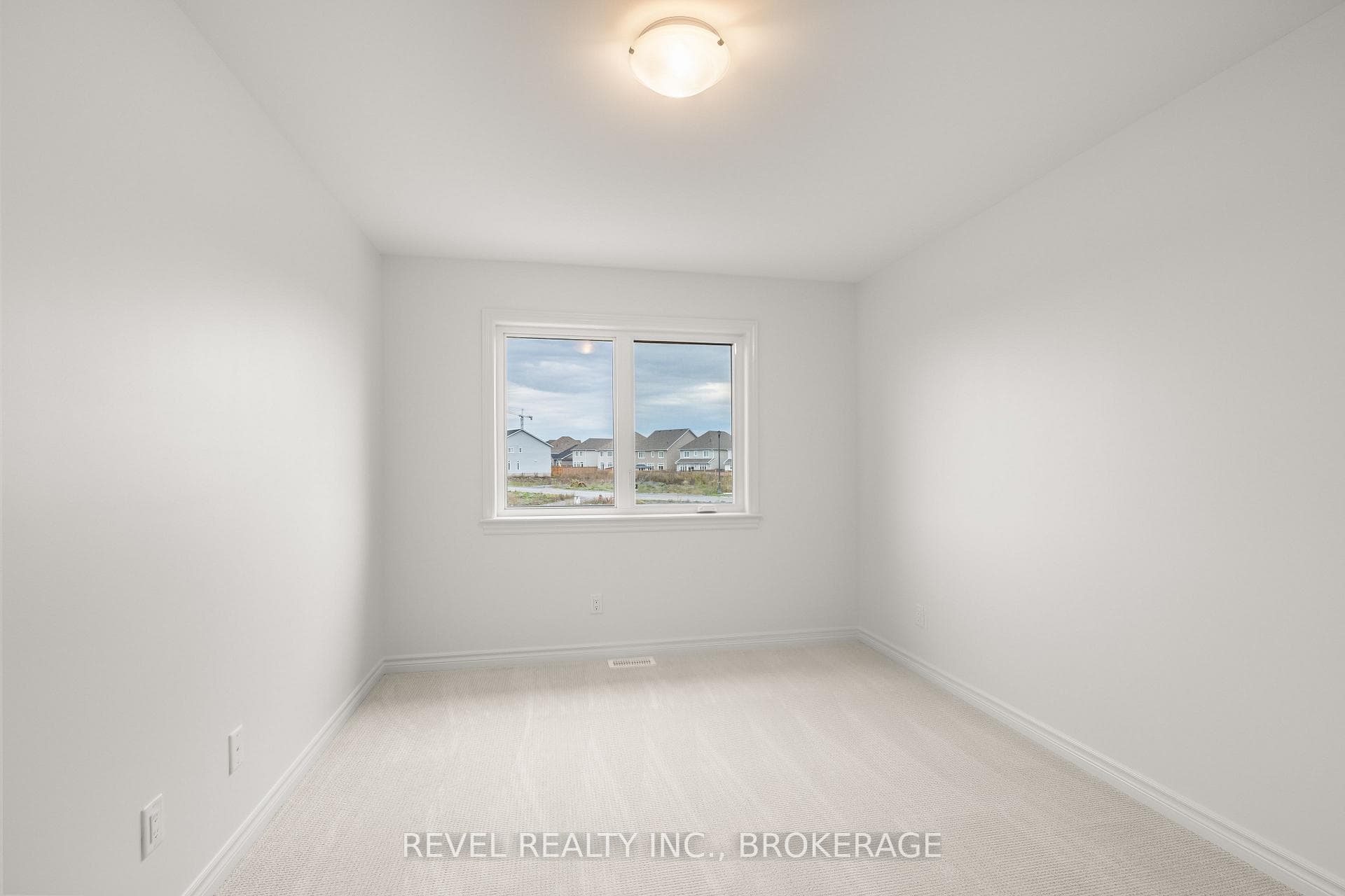 1075 Barrow Avenue photo 27