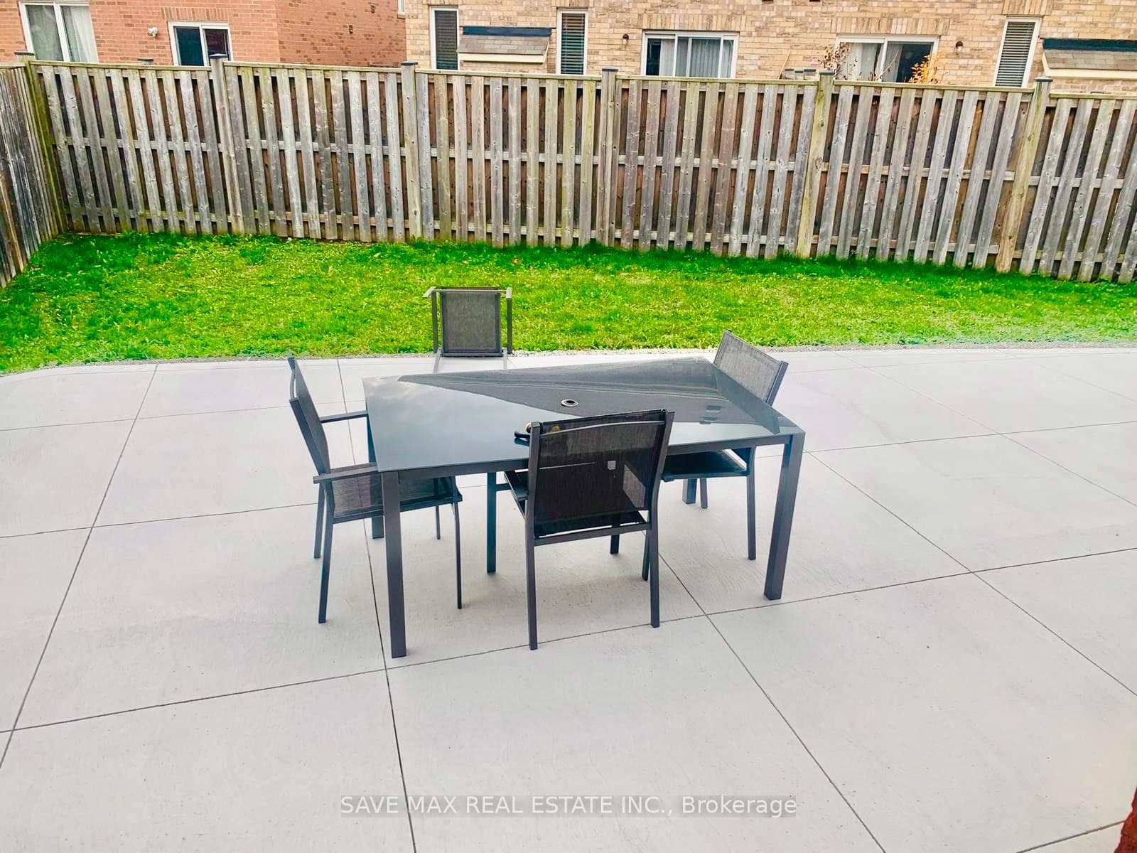 4628 Sandford Farm Drive photo 6