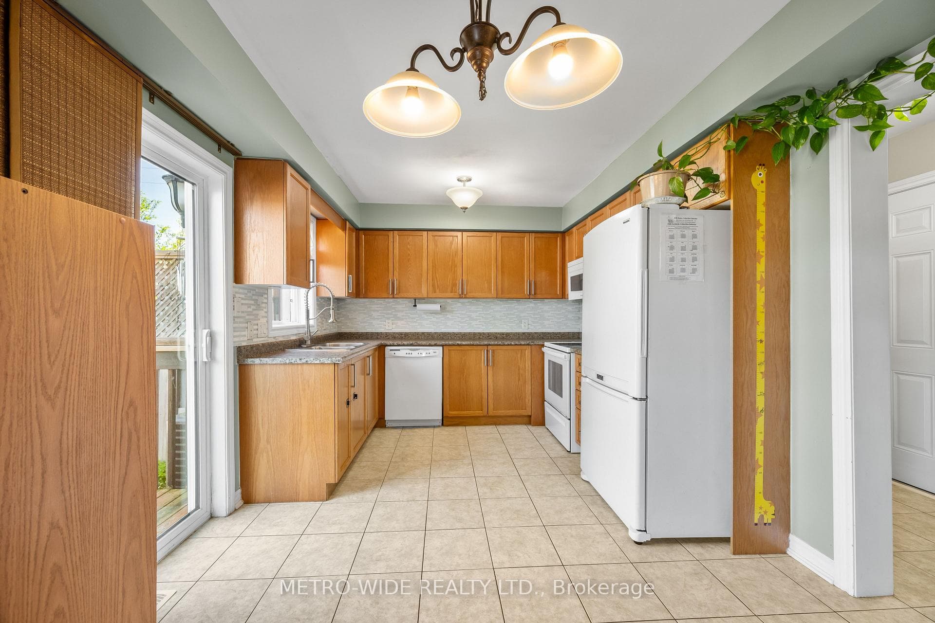 45 BEVERLY Street photo 9