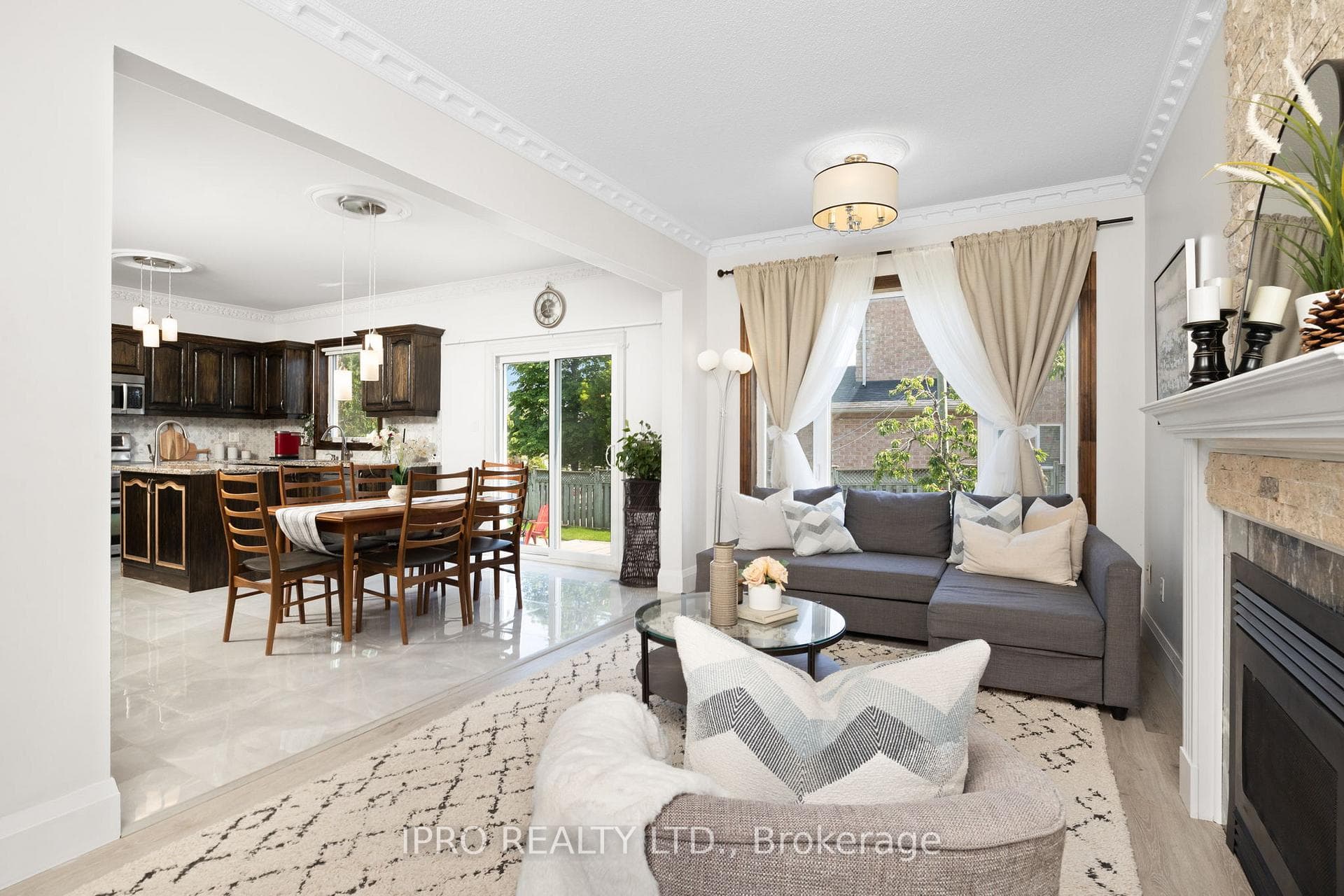1 Adamson Close photo 15
