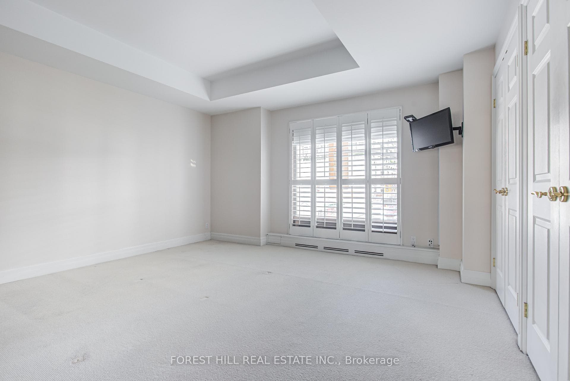 38 Avenue Road Unit 201 photo 25