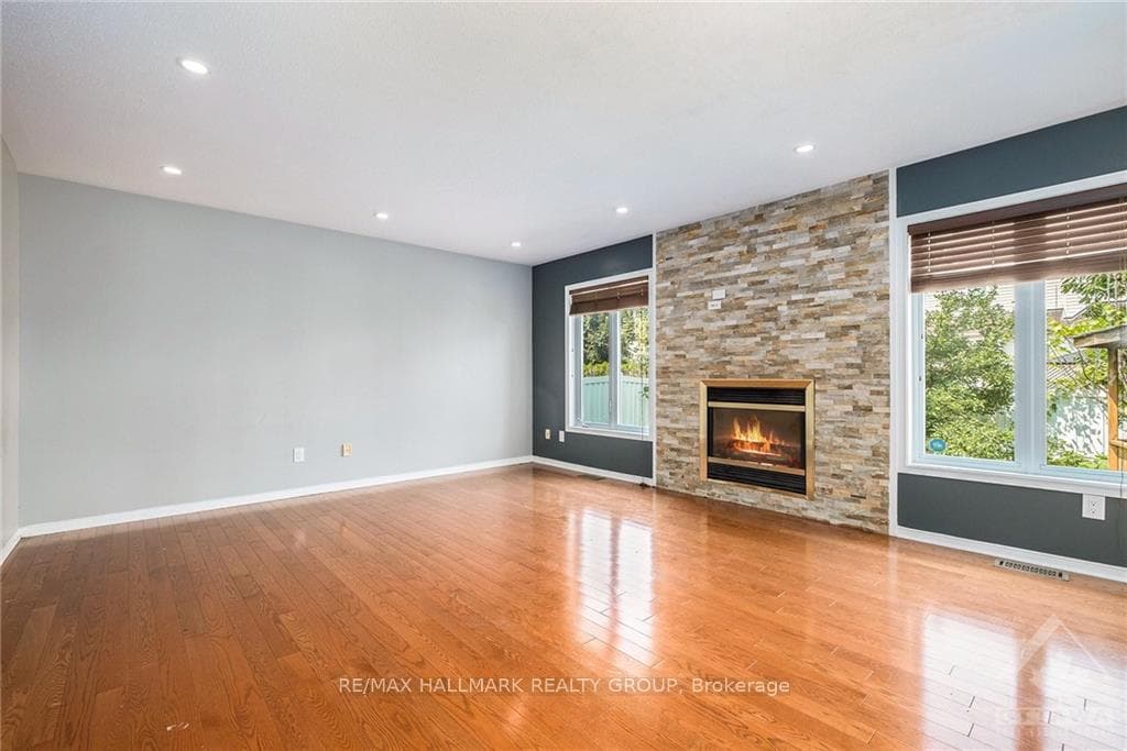17 LEN LUNNEY Crescent photo 8