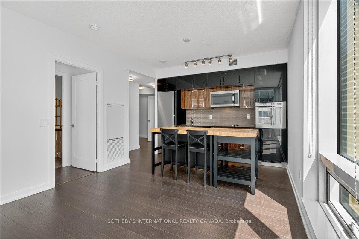 10 York Street Unit 2105 photo 49