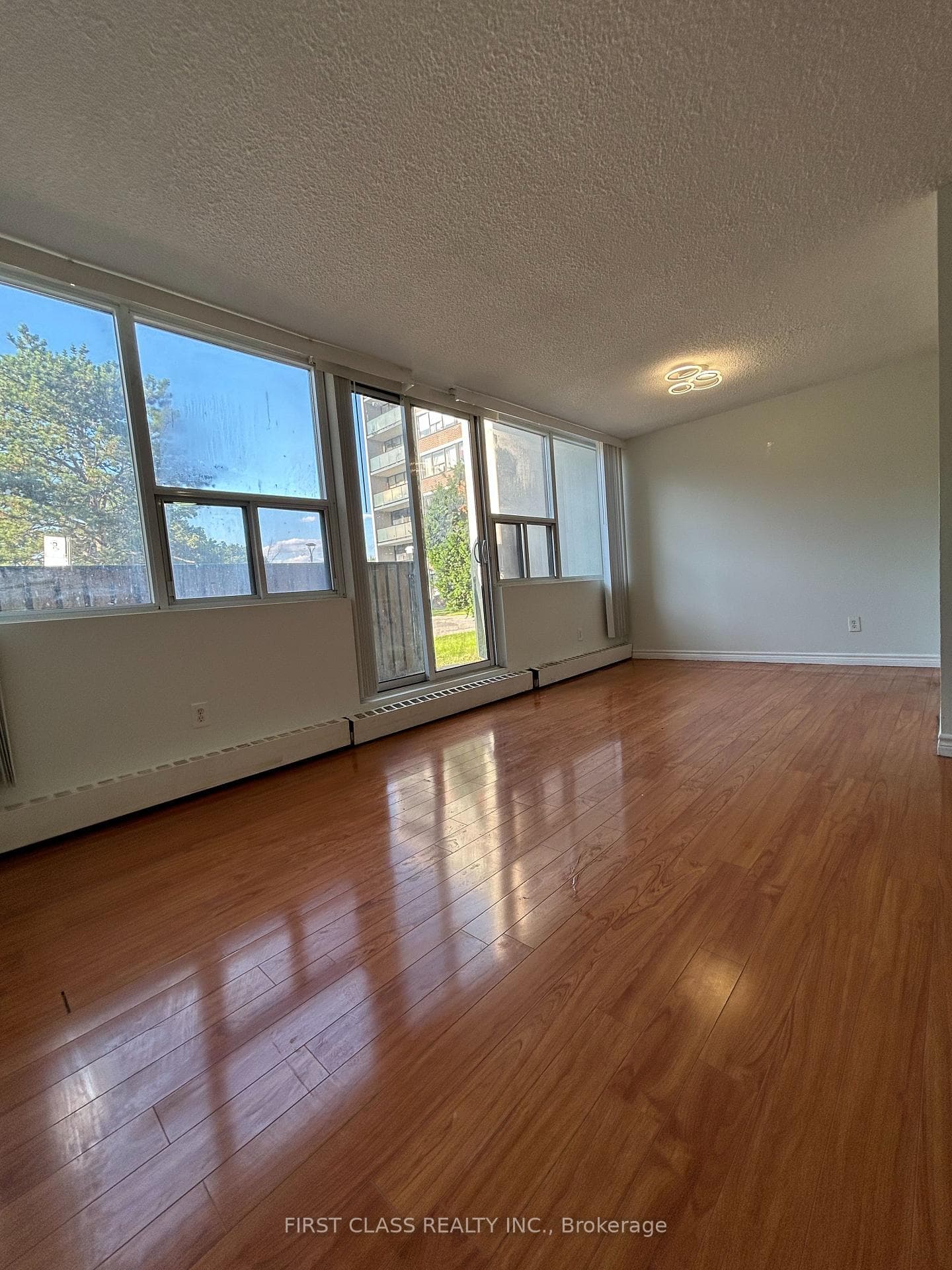 2121 Roche Court Unit 106 photo 4
