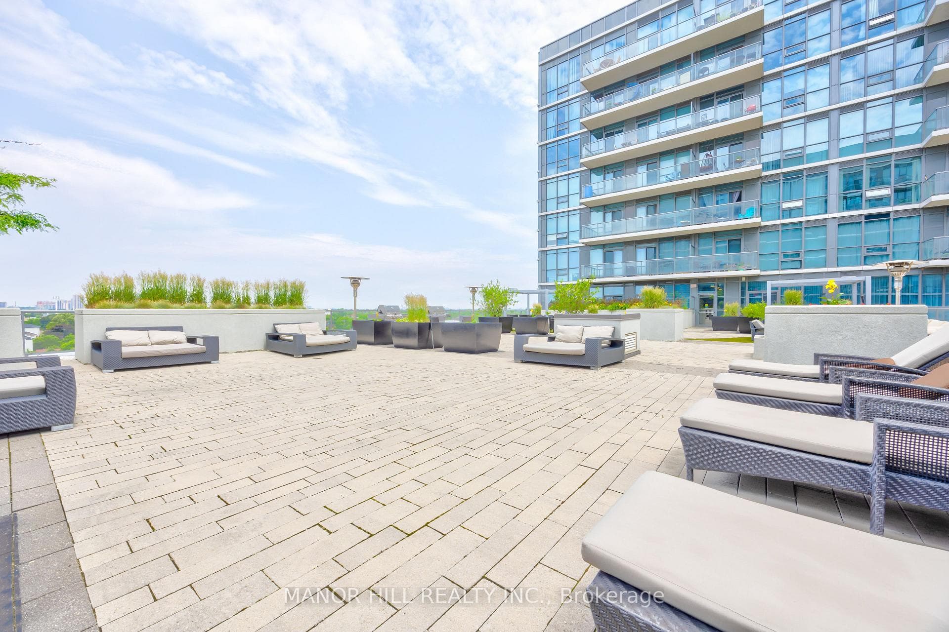 1185 The Queensway N/A Unit 409 photo 22
