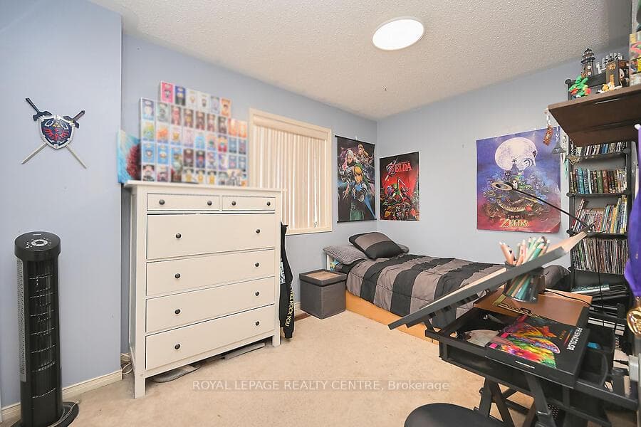 3 Lake Louise Drive photo 22