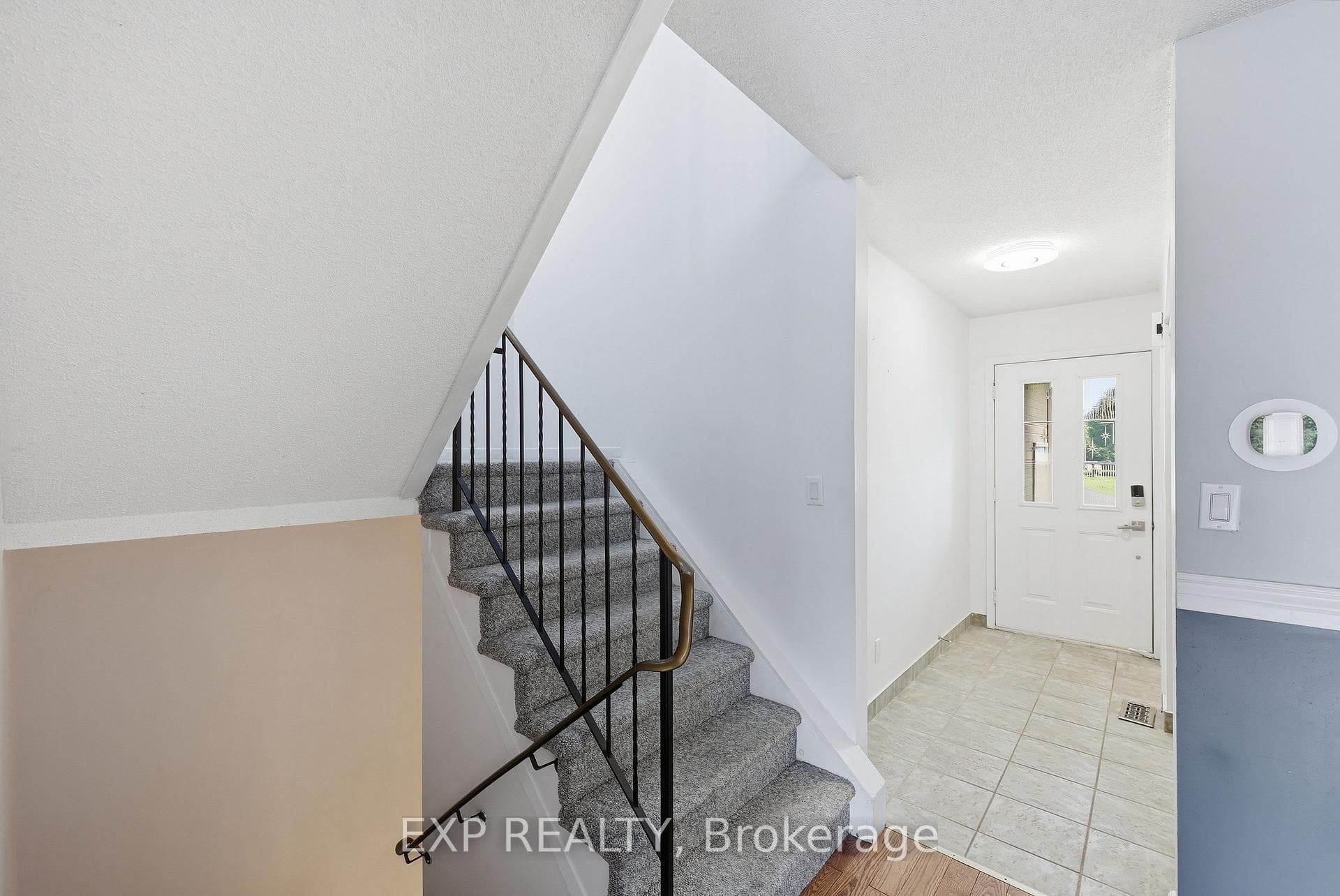 Stairs/front entrance