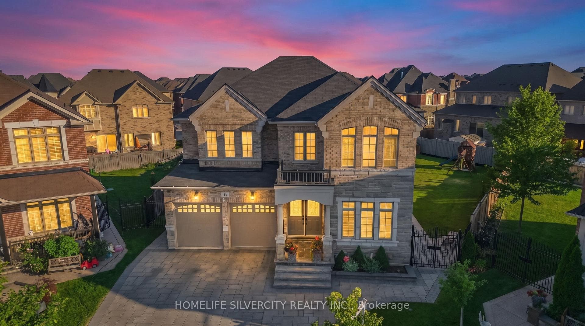 14 Observatory Crescent photo 1