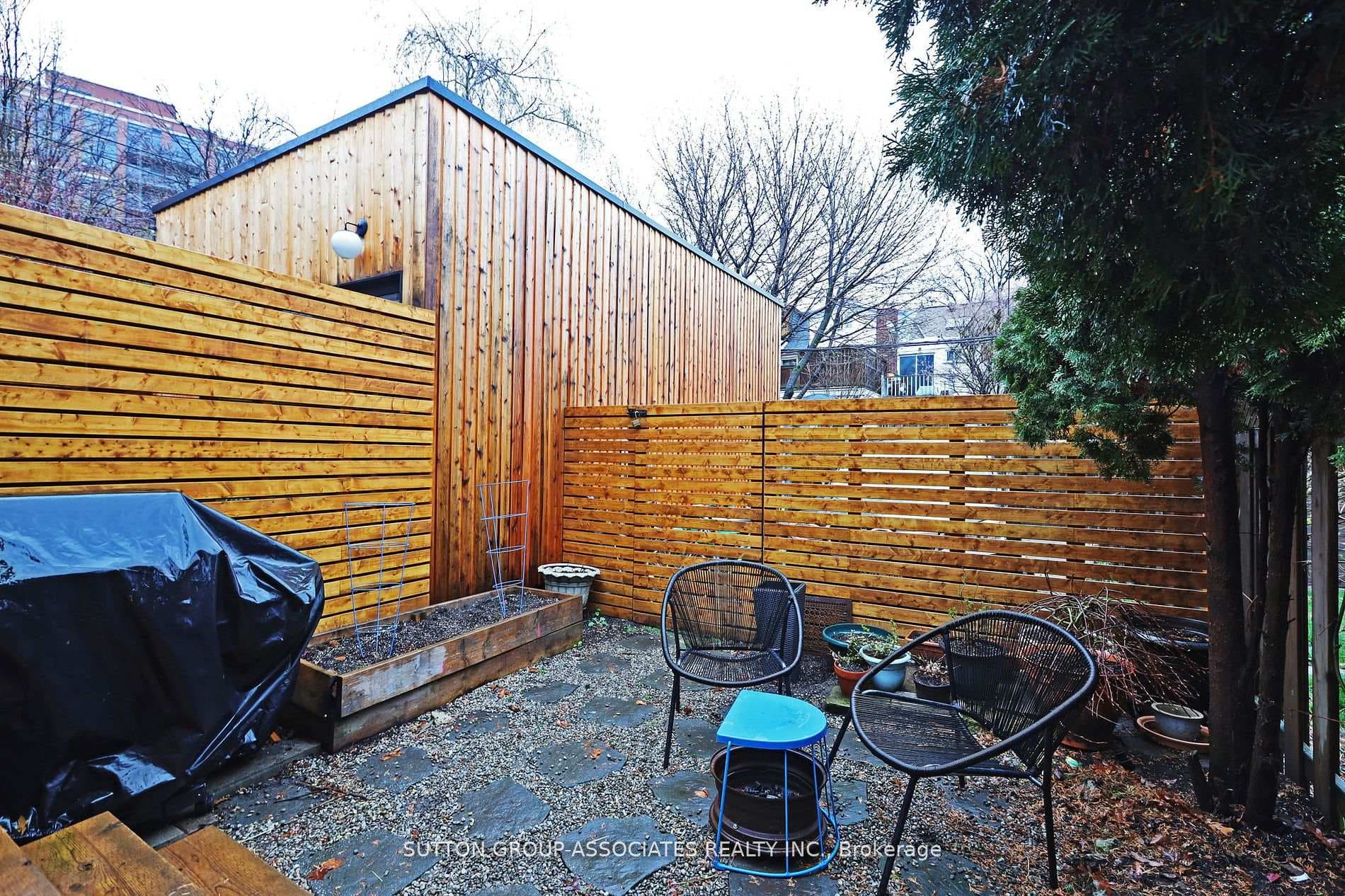 27 Heintzman Street photo 38