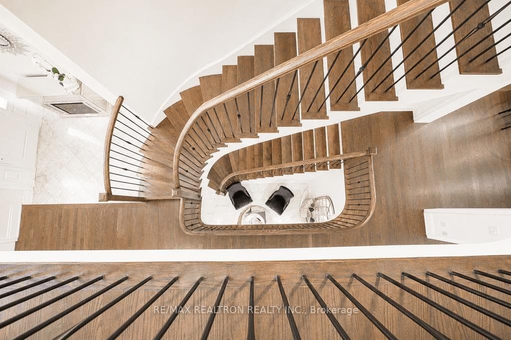 26 Sir Henry Court photo 27