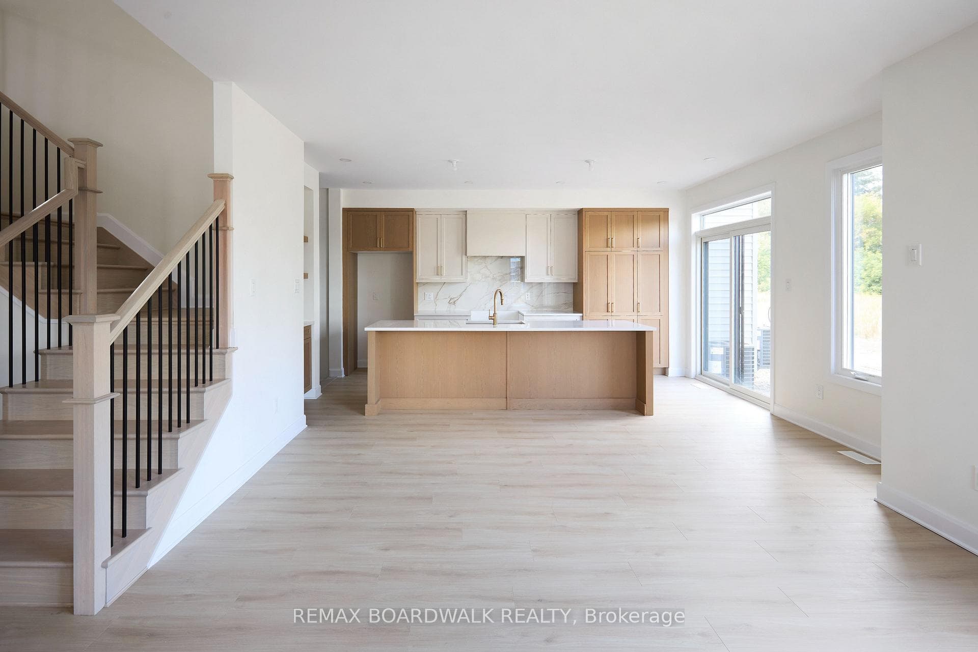 724 Kenny Gordon Avenue photo 8