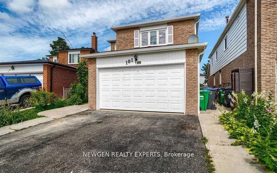 101 Banting Crescent photo 1