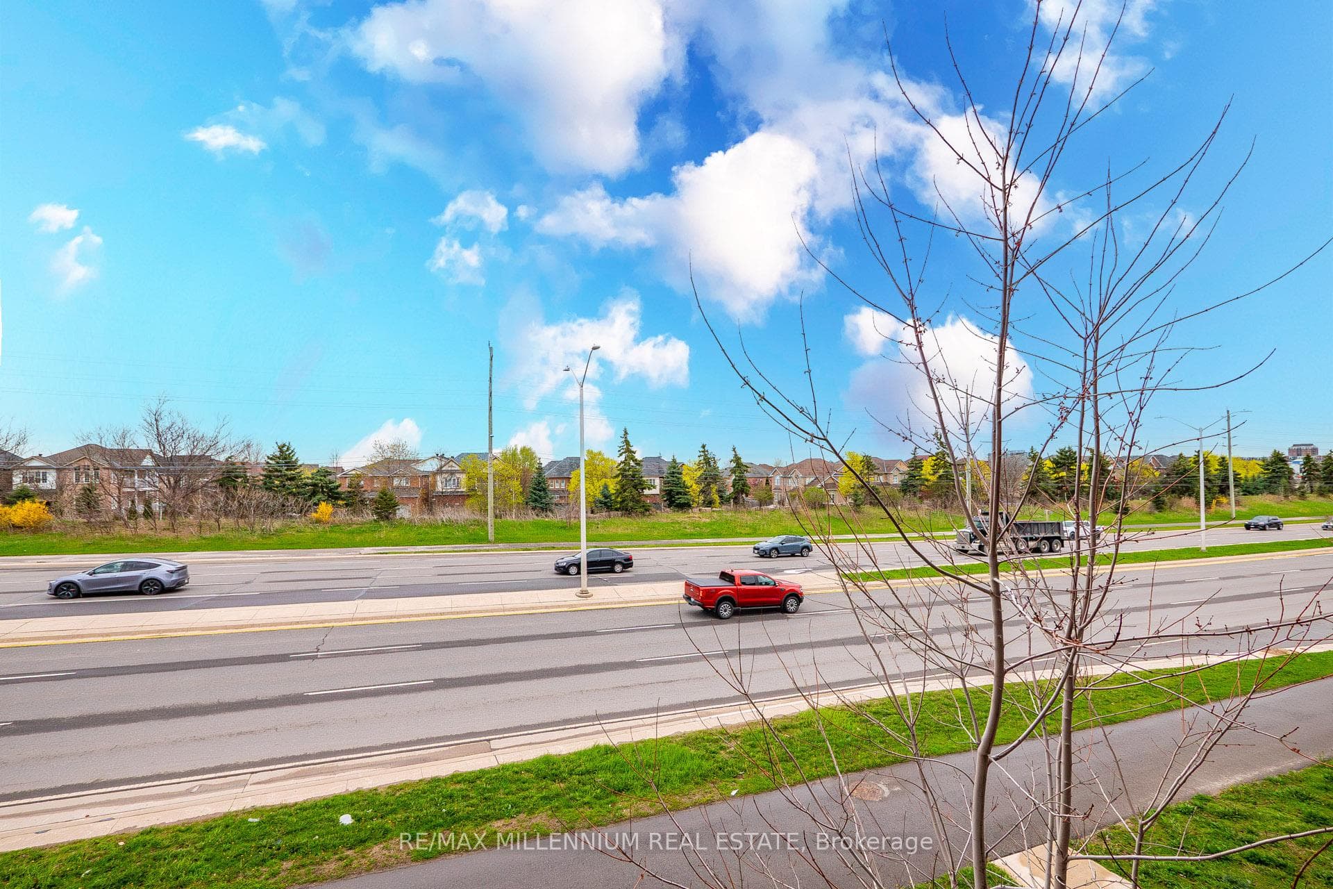 505 Dundas Street photo 16