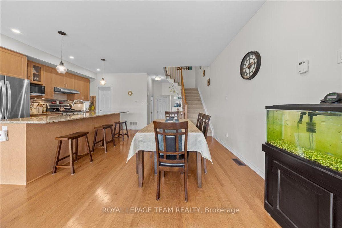 552 Jackdaw Avenue photo 12