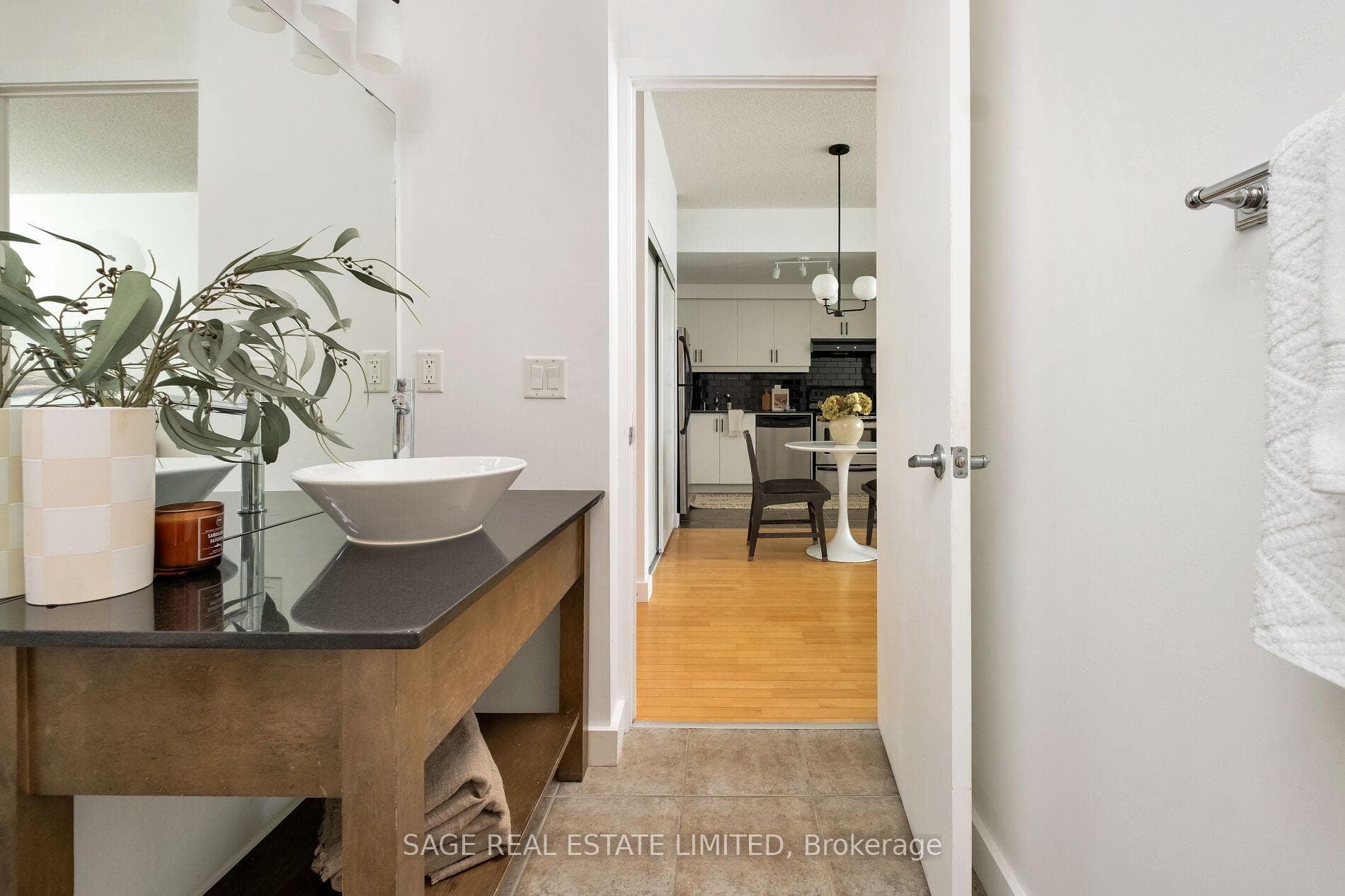 601 Kingston Road Unit 512 photo 16