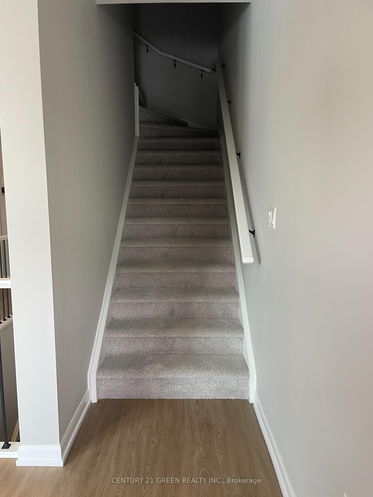708 Woolwich Street Unit 219 photo 4