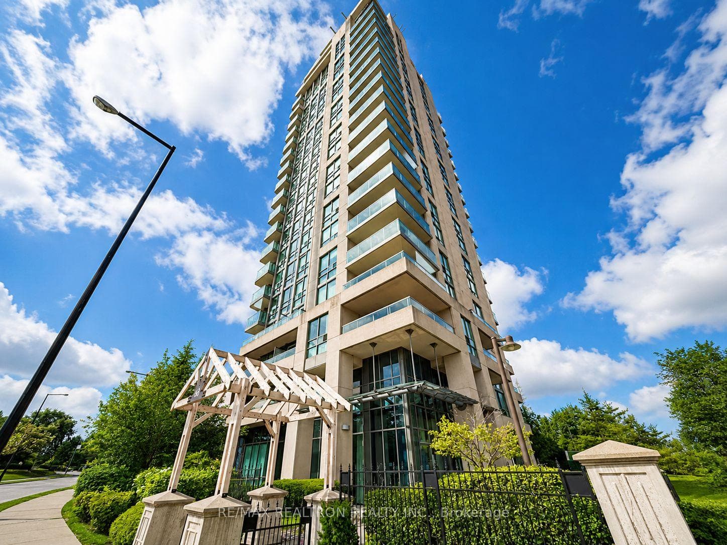 68 Grangeway Avenue Unit 1010 photo 1
