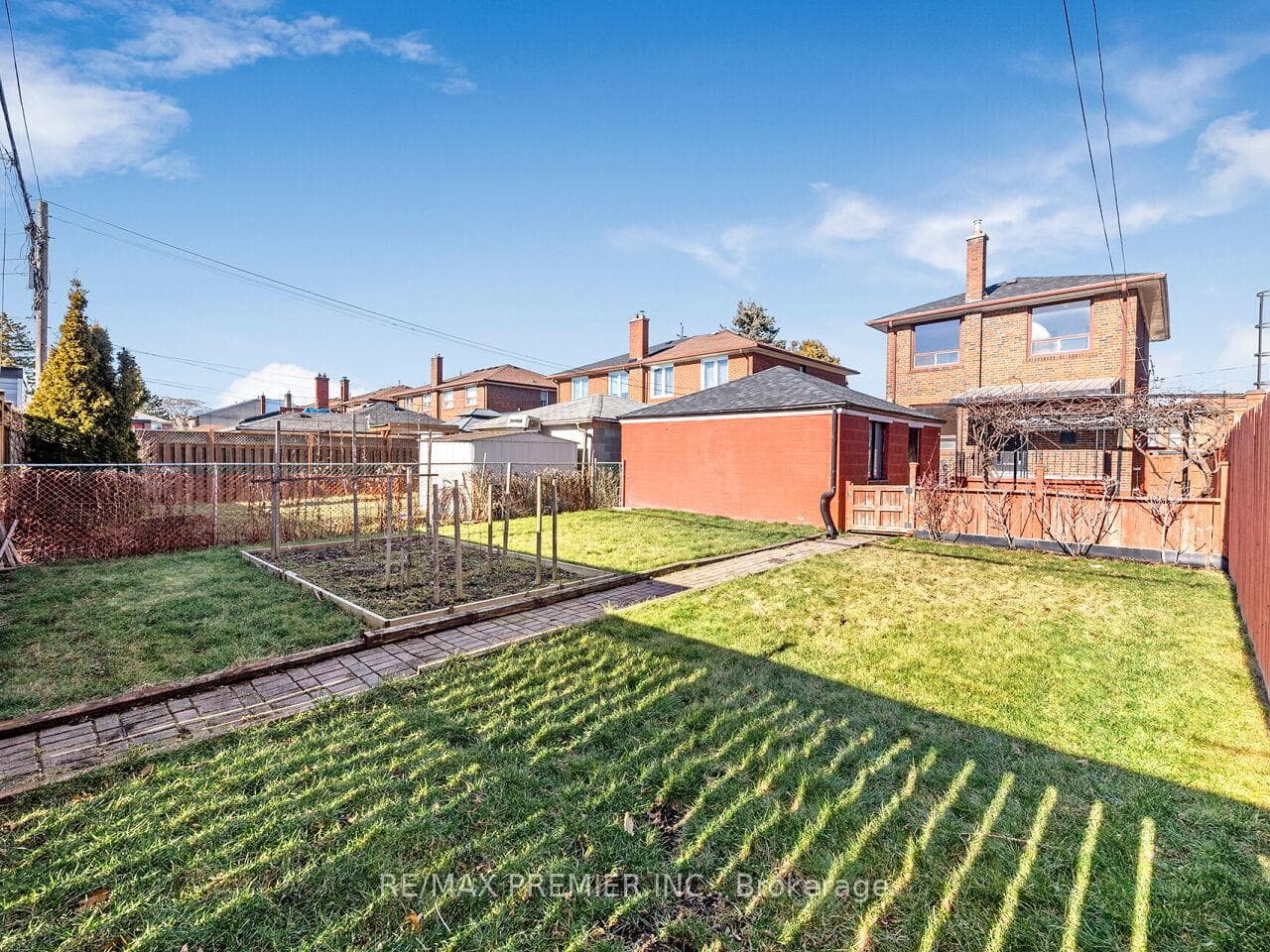89 Cayuga Avenue photo 29