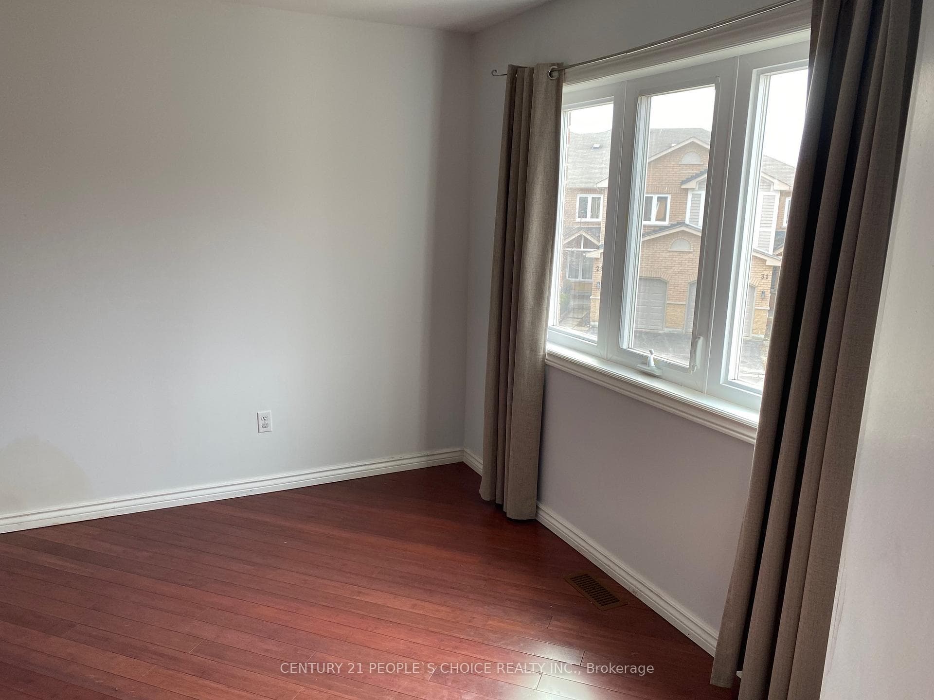 833 Scollard Court Unit 52 photo 12
