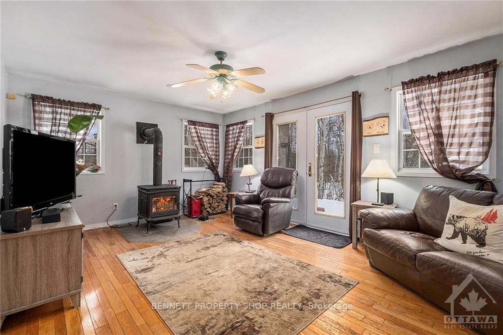 2380 JOHN QUINN Road photo 6