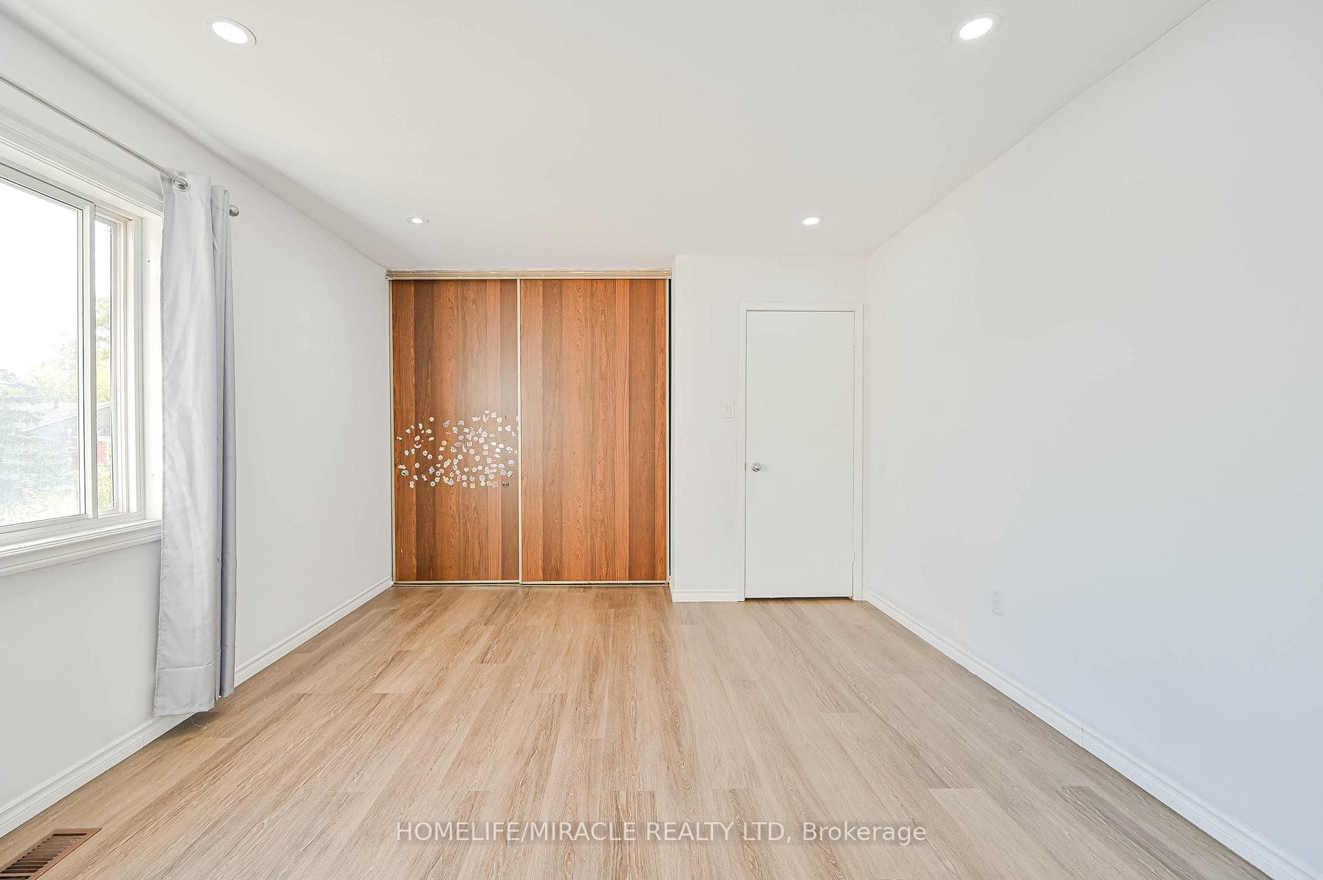 2012 Martin Grove Road Unit 48 photo 28