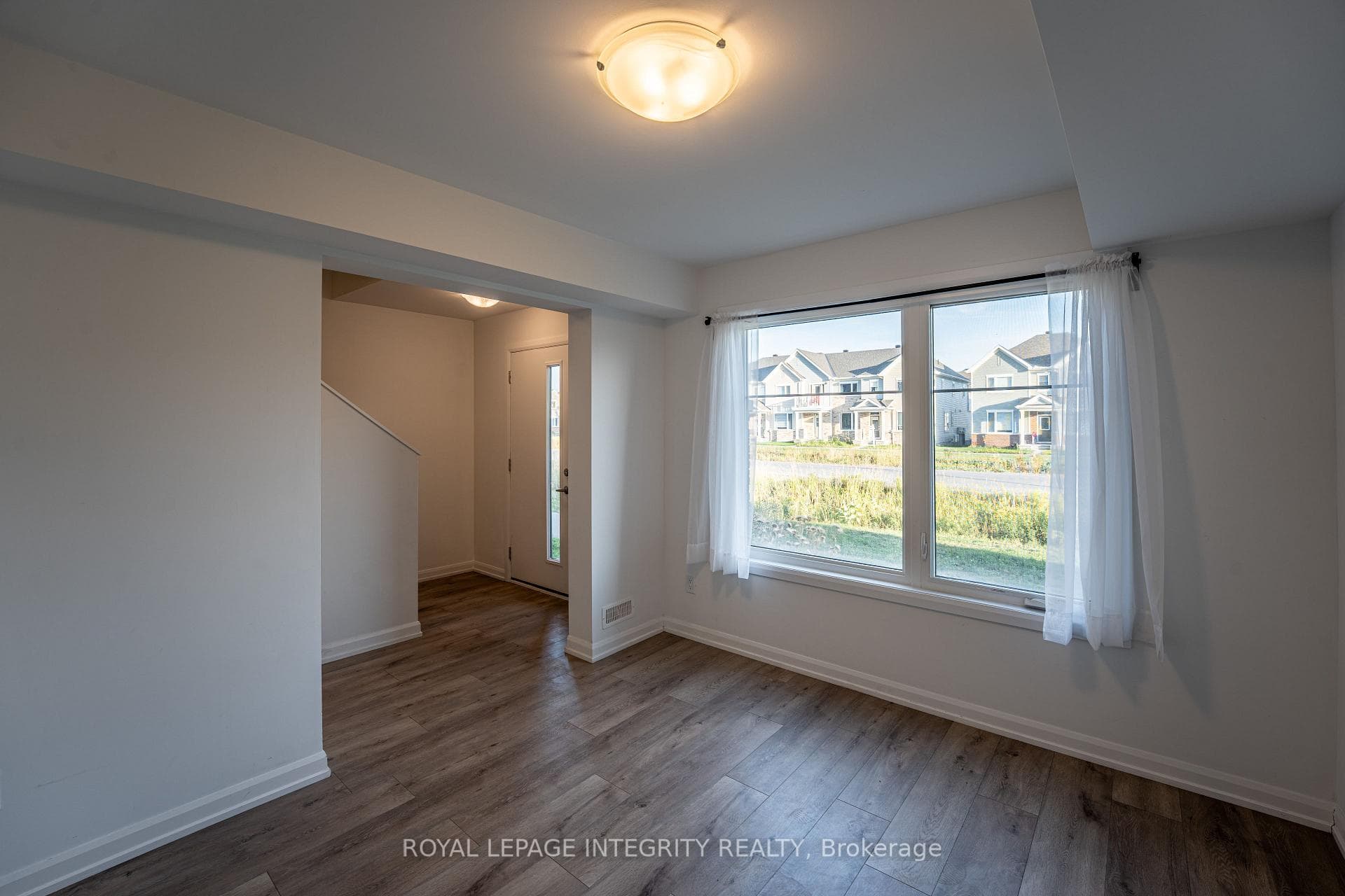 806 Everbloom Lane photo 9