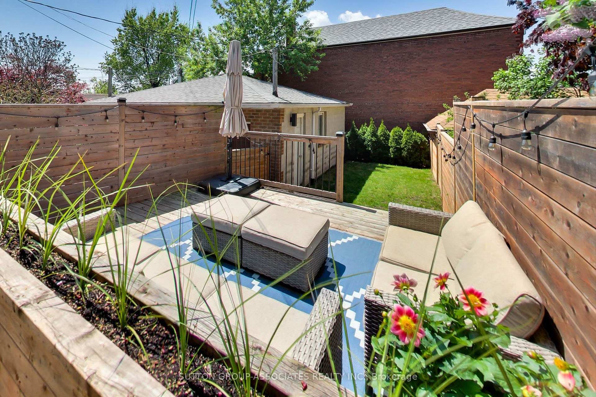 312 Glenholme Avenue photo 38