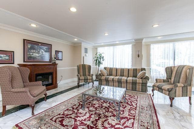 1270 Maple Crossing Boulevard Unit 704 photo 8
