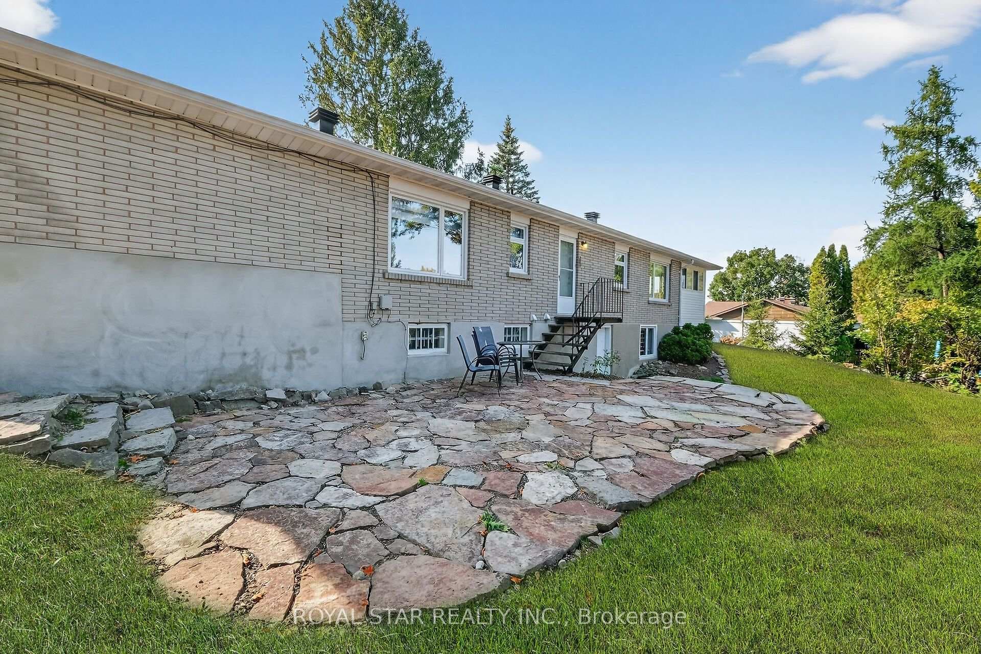 10 Delong Drive photo 41