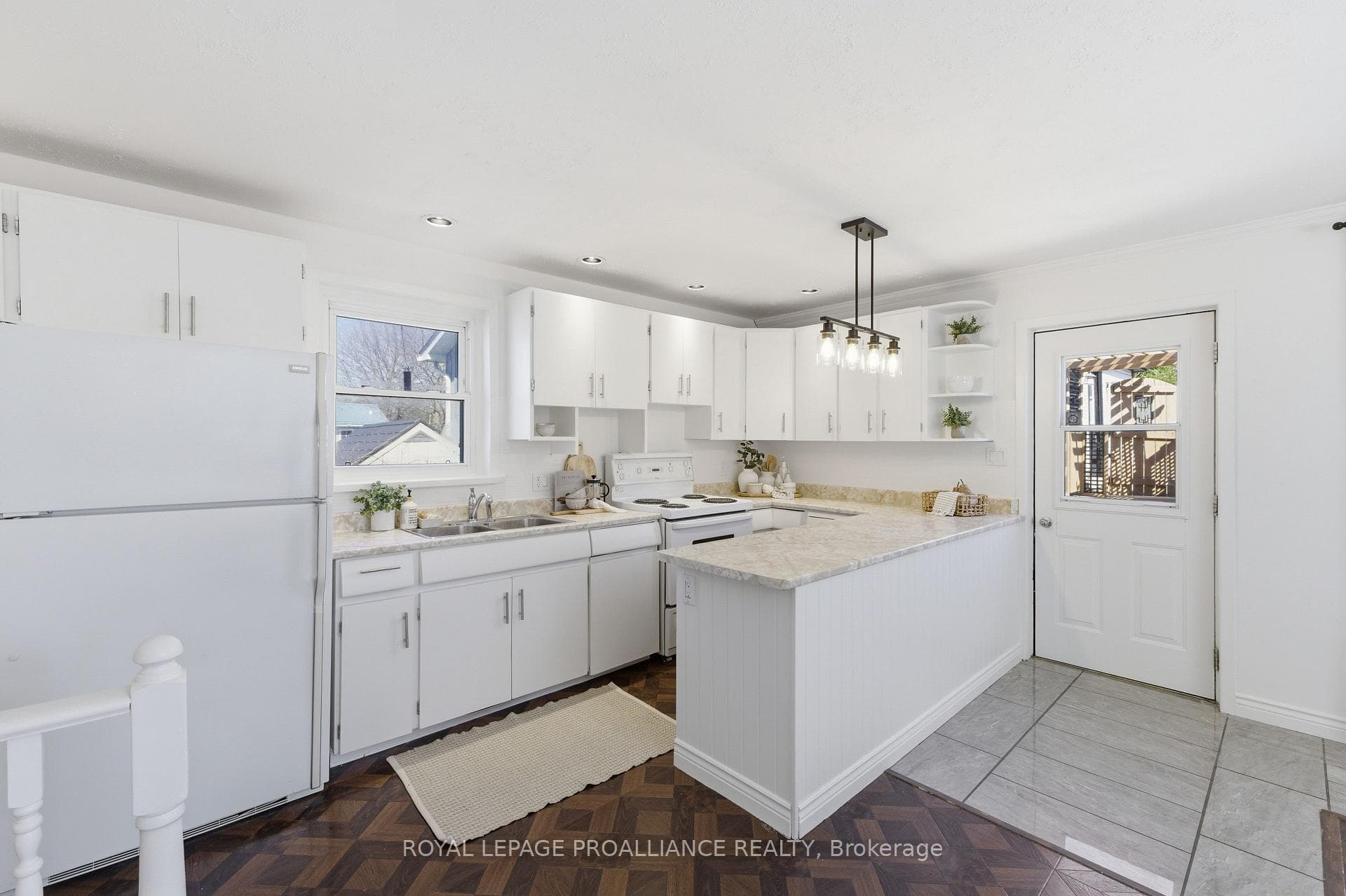 5469 Lakeshore Drive photo 17