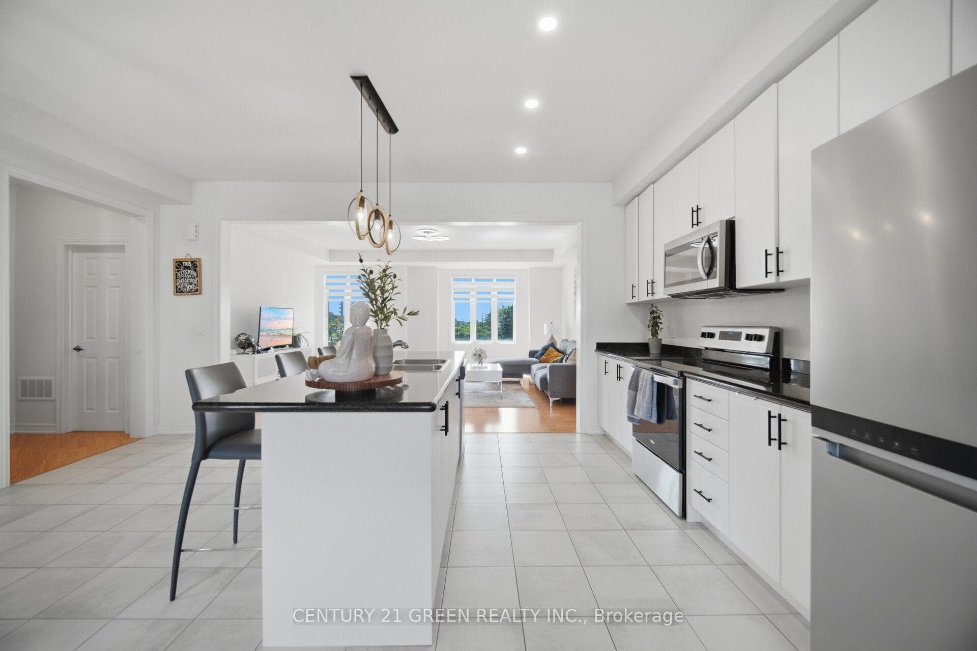 537 Dundas Street photo 15