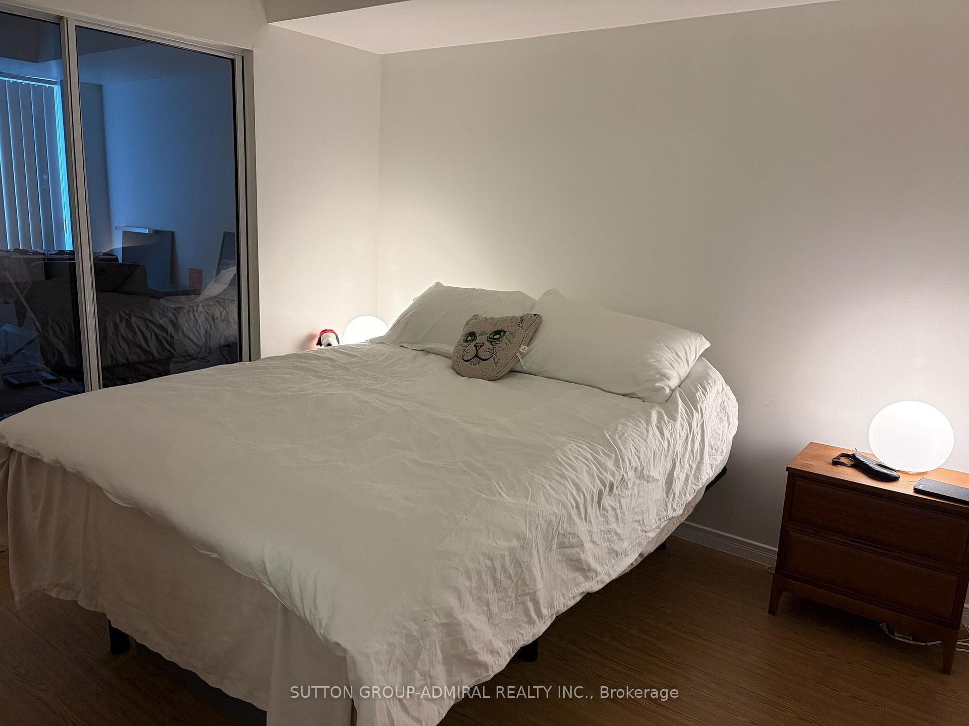 155 Beecroft Road Unit 1012 photo 16