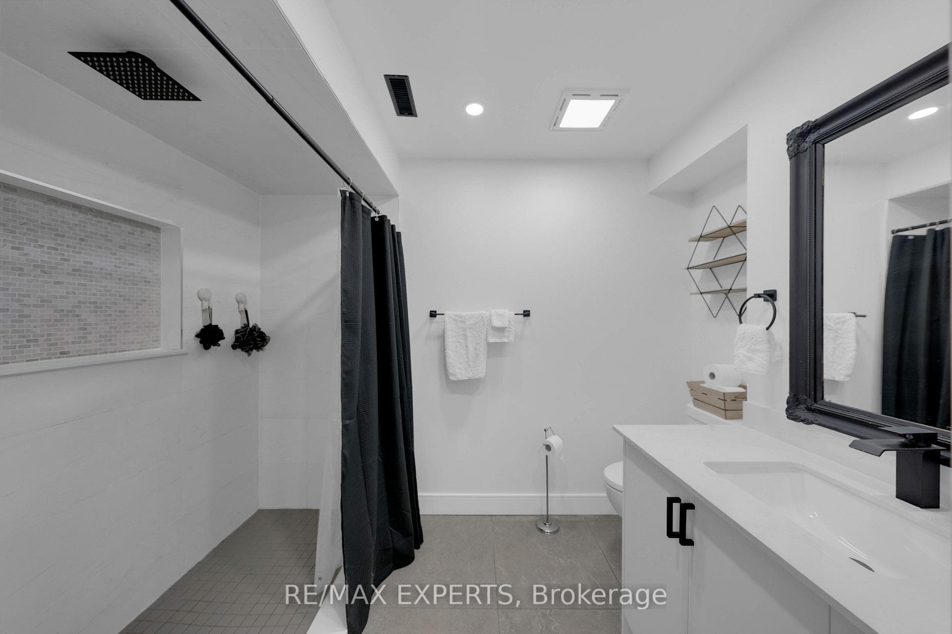 1494 Rankin Way photo 24