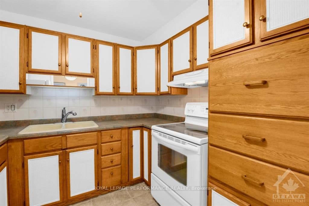 20 CHESTERTON Drive Unit 1118 photo 11