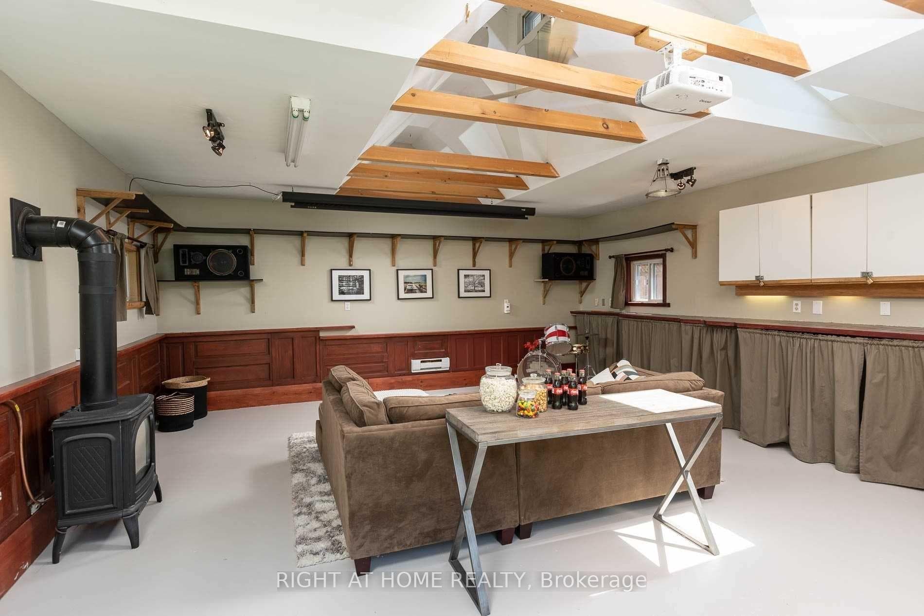 8 Irmac Court photo 29