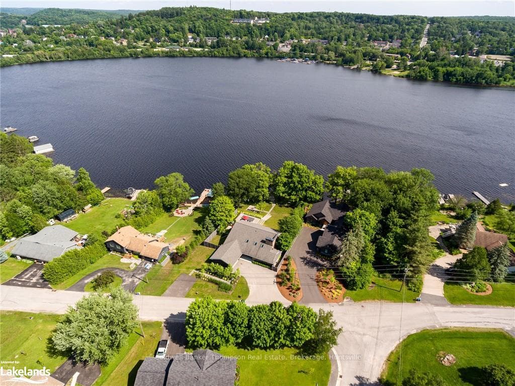 183 HUNTERS BAY Drive photo 44