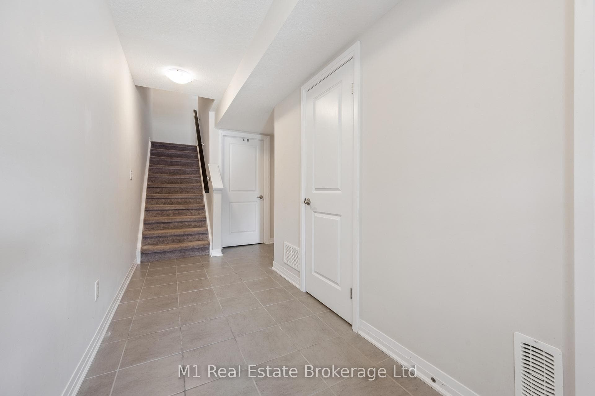 13 Meadowridge Street photo 12