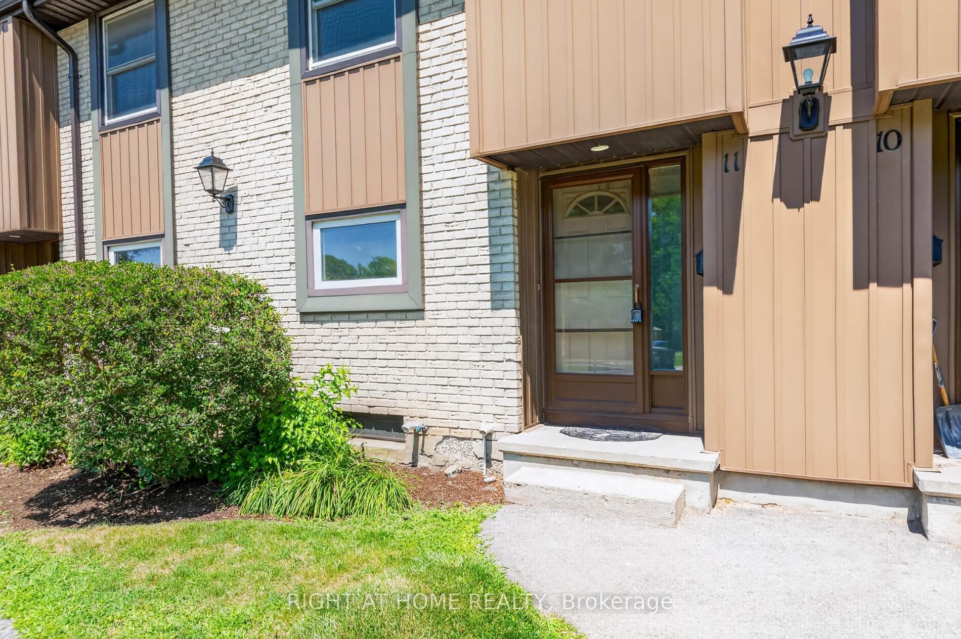 215 Glamis Road Unit 11 photo 5