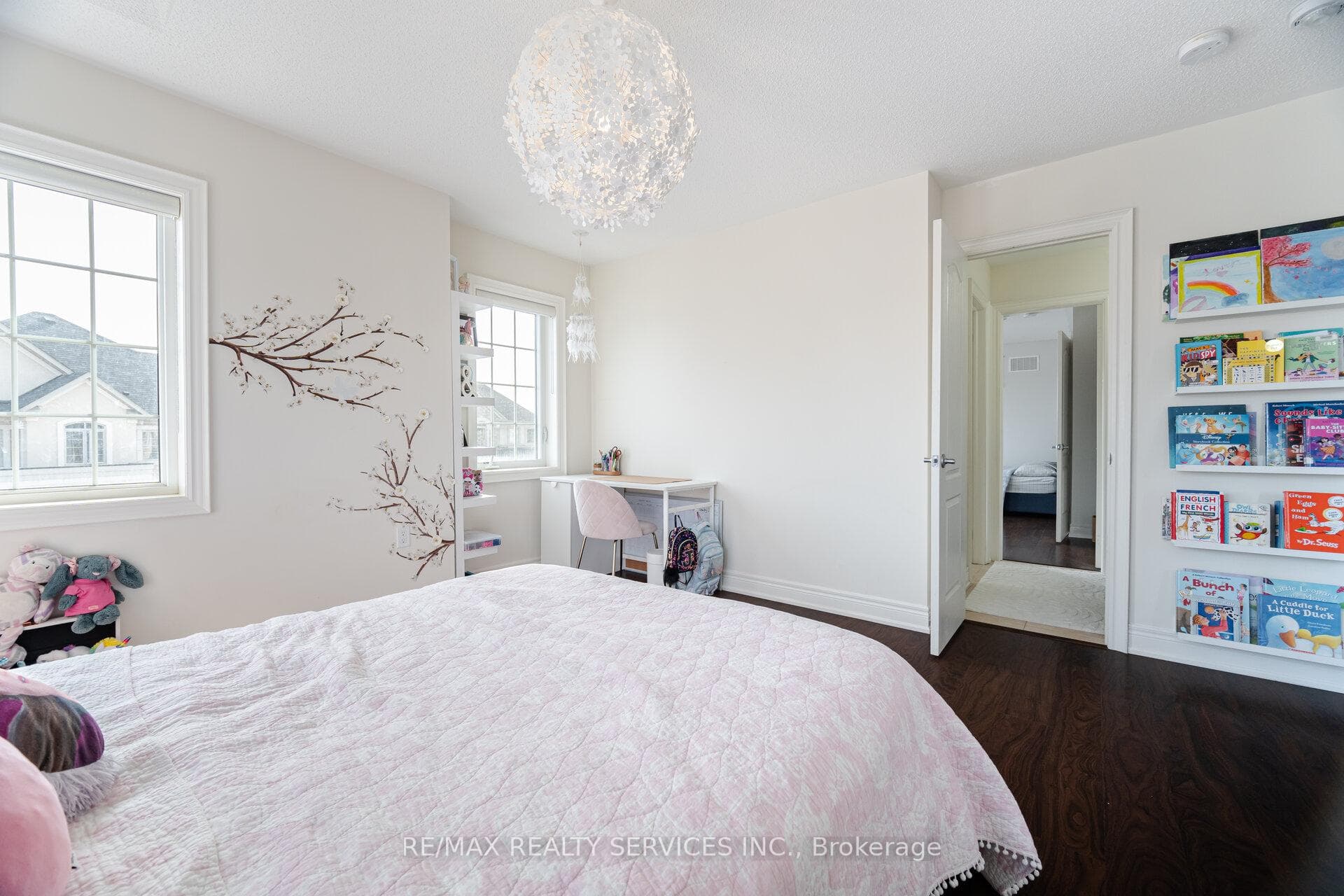 1 Brookwater Crescent photo 28