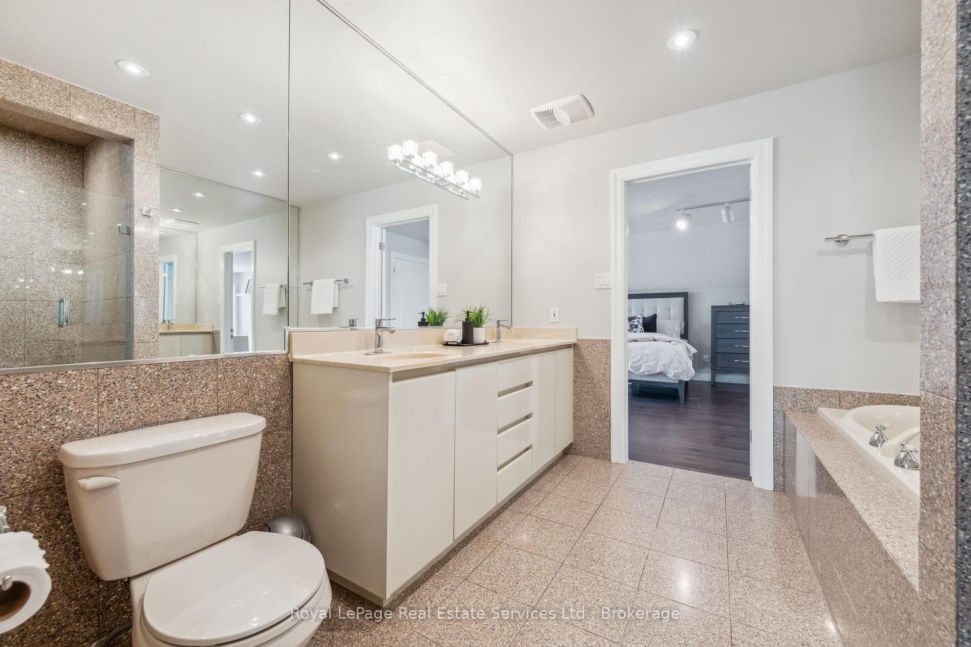480 CHARTWELL Road photo 36