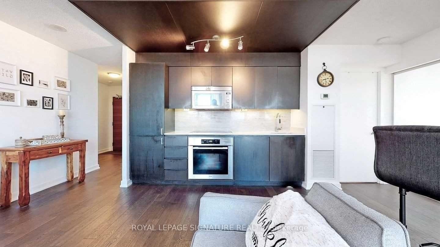 15 Iceboat Terrace Unit 2306 photo 6