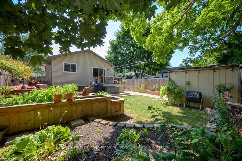 36 BEAUCOURT Road photo 40