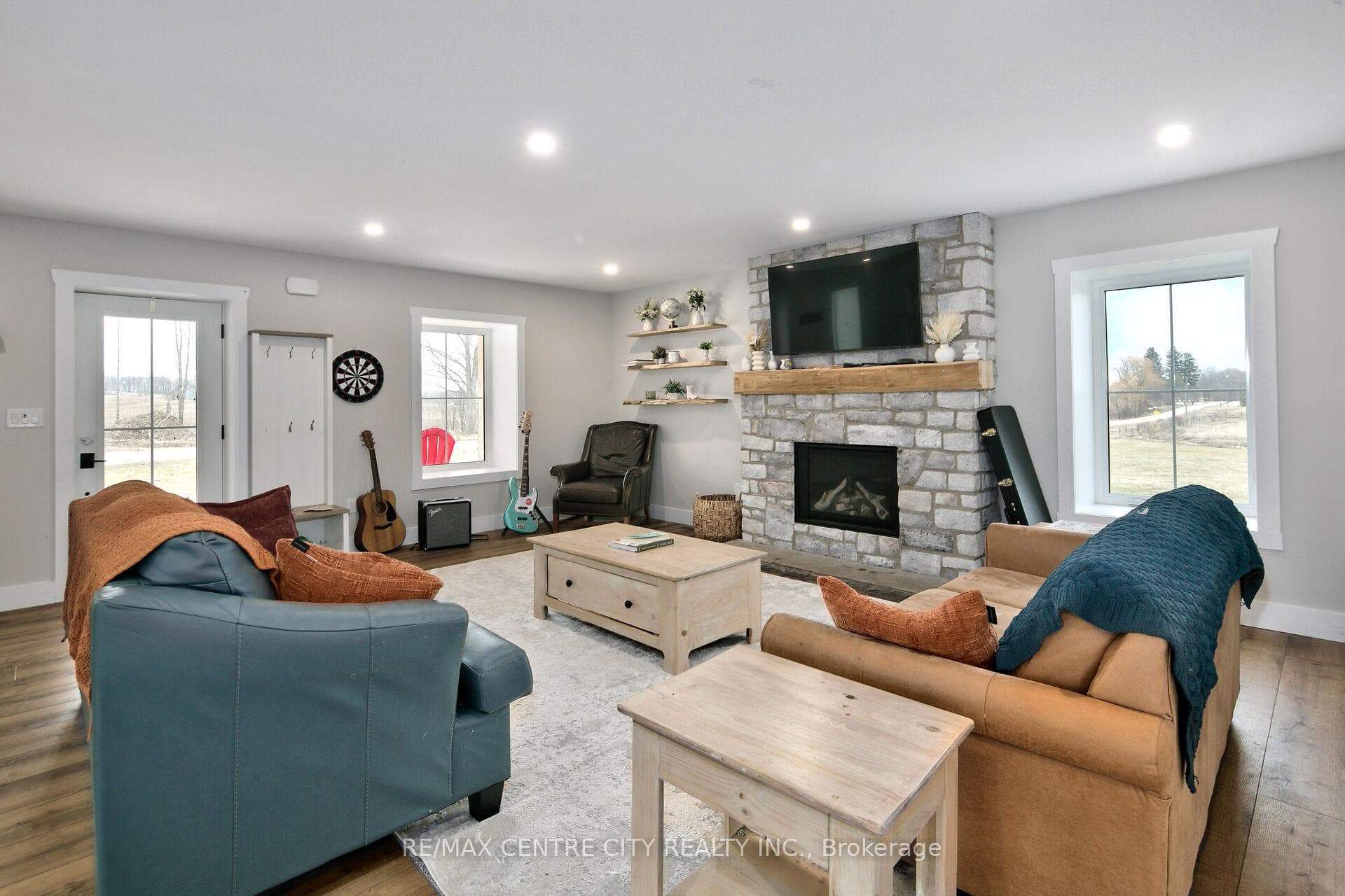 383230 Dawson Road photo 10