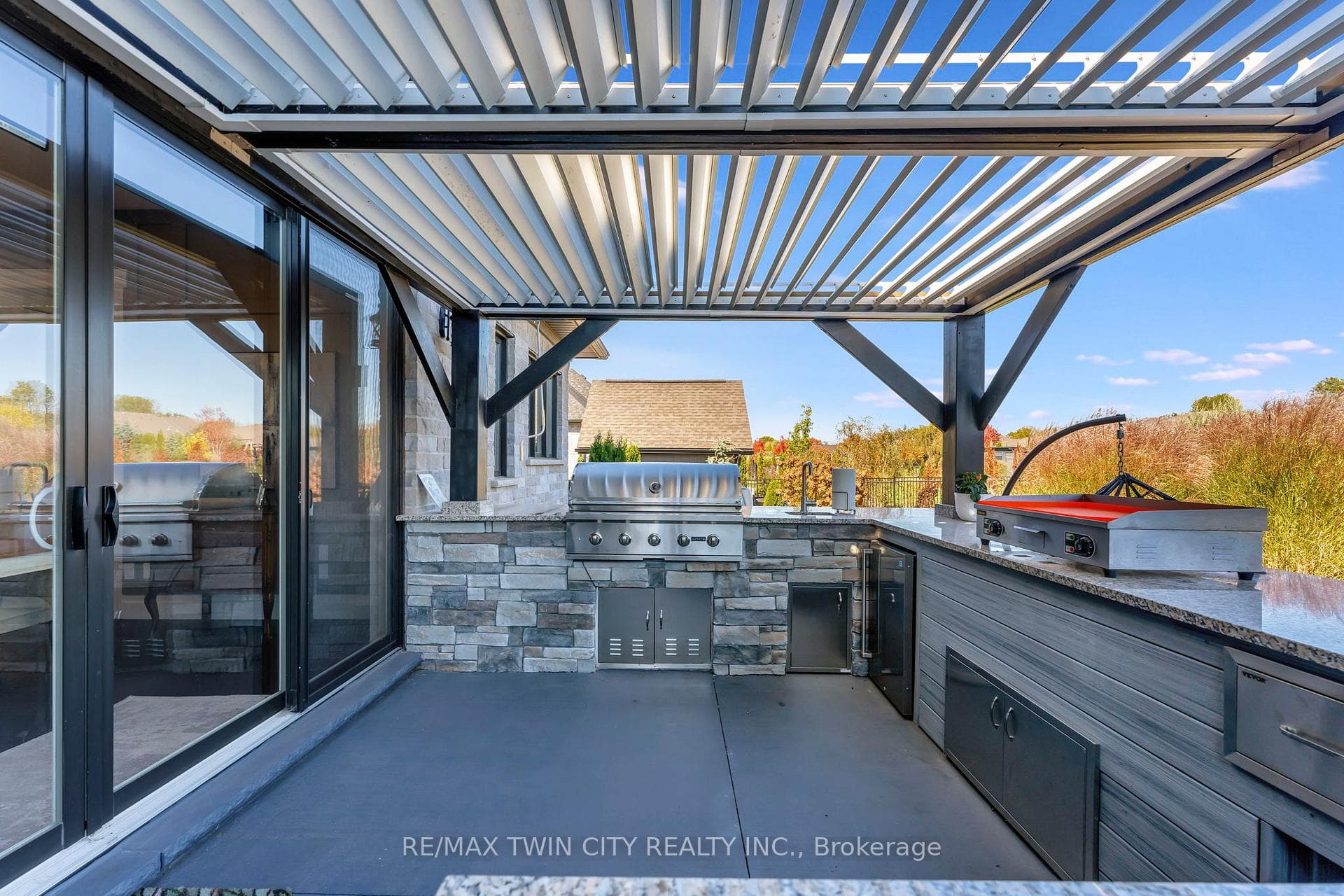 24 Tedley Boulevard photo 44