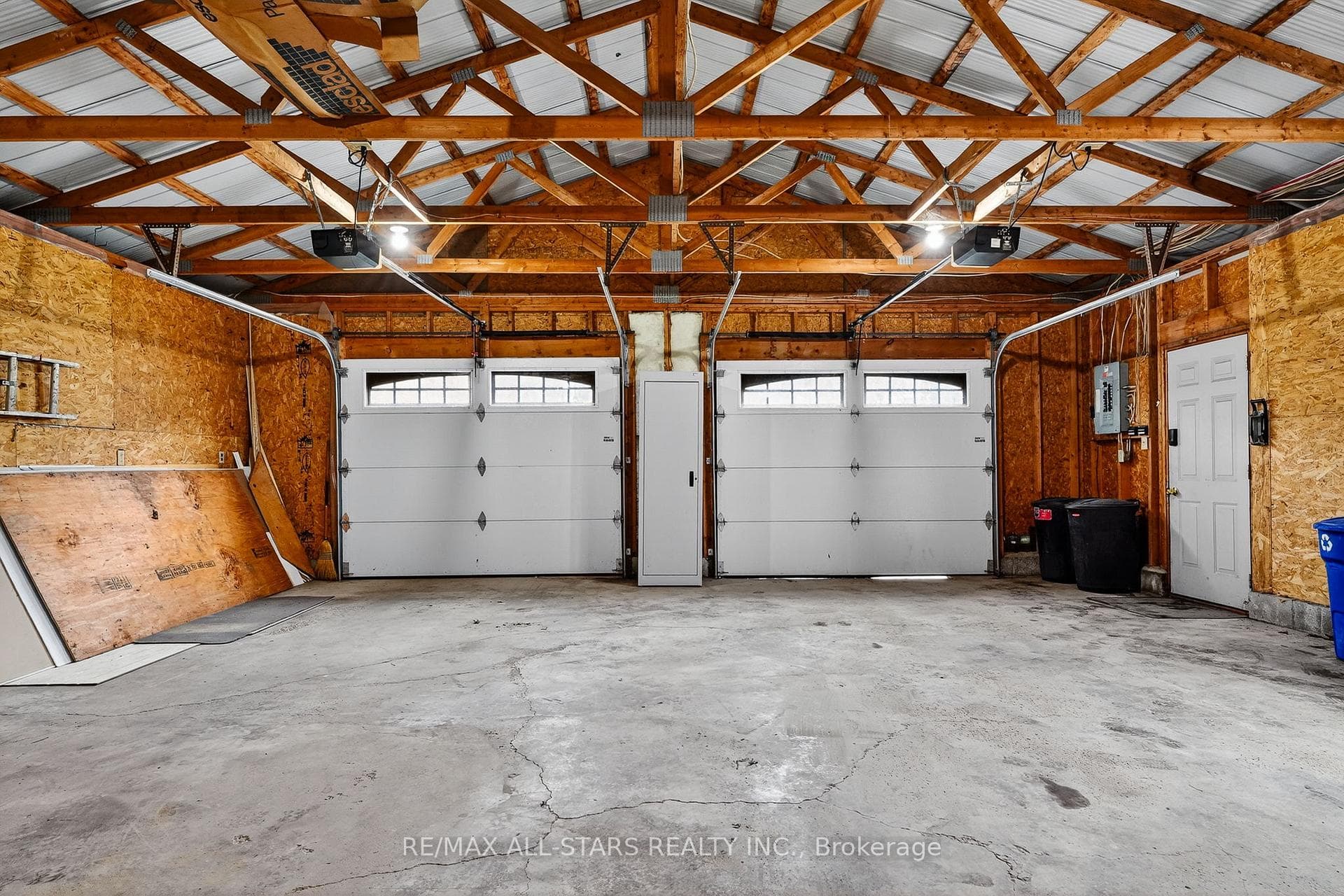 646 The Glen Road photo 23