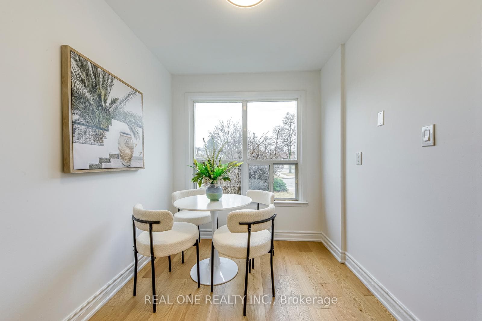 45 Hepworth Drive photo 10